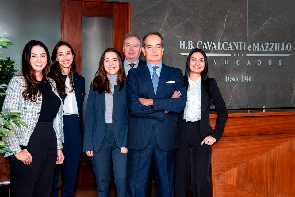 equipe de advogados da hb cavalcanti e mazzillo